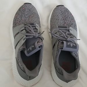 adidas men's sneaker size 11